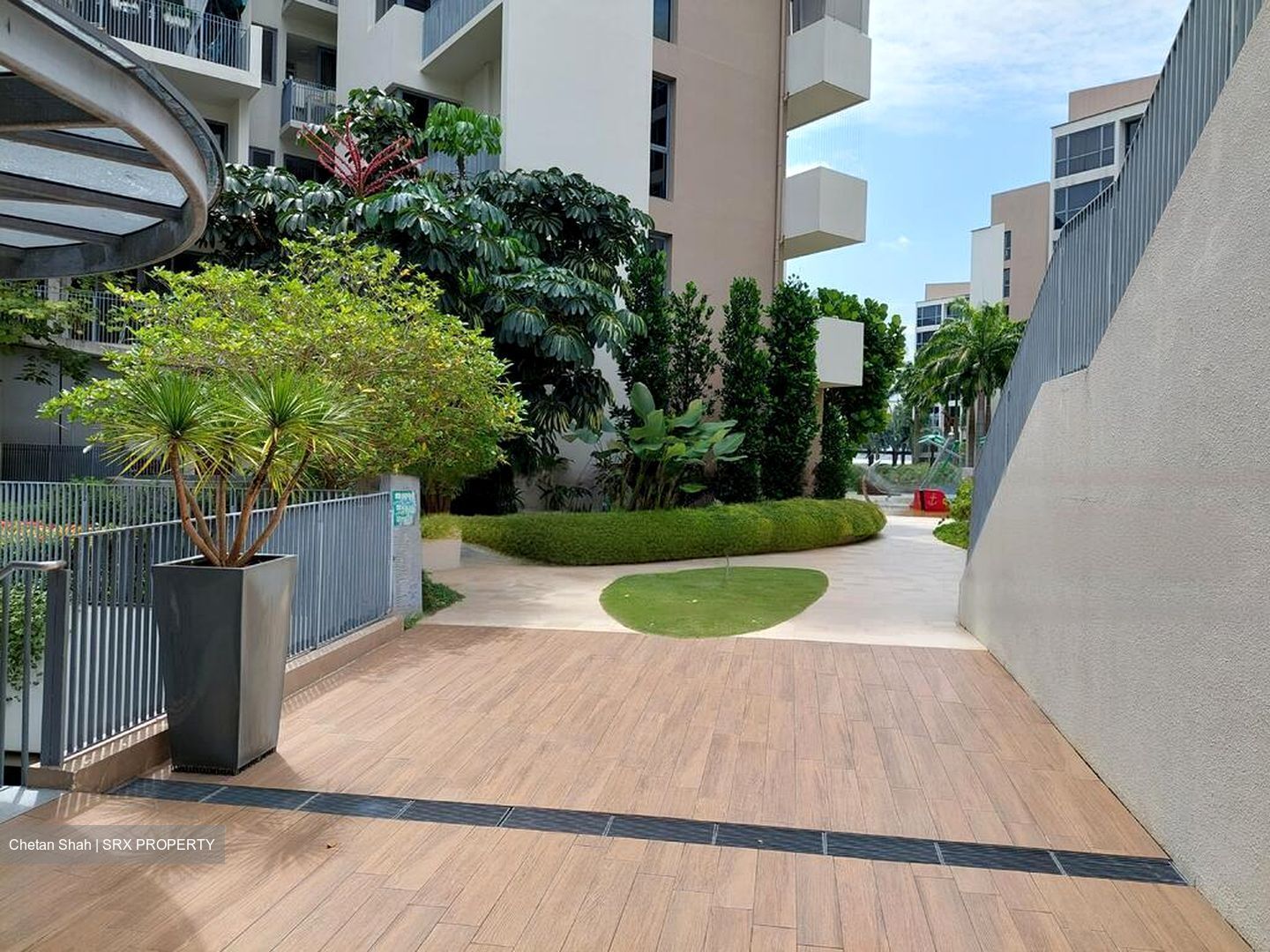 Palm Isles (D17), Retail #570016321